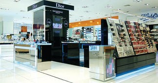 Новый прилавок с косметикой Dior открылся в галерее Harvey Nichols