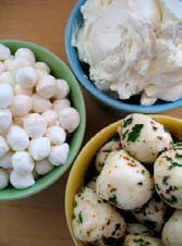 Козий сыр, маринованный в оливковом масле