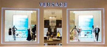 Трио Versace в Дубае 