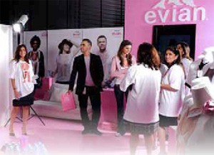 Evian: Неповторимая коллекция футболок 