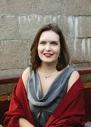 Елена Ольховская, главный эксперт по белым ночам и разводным мостам