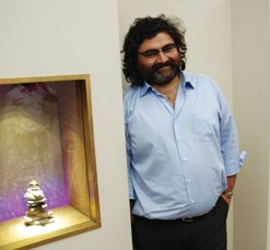 Севан Бичачи, дизайнер, художник и ювелир
