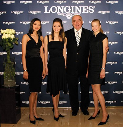 9 июня 2005 года в спорткомплексе «Олимпийский» компания Longines в присутствии главного тренера России по художественной гимнастике Ирины Винер и президента компании Вальтера фон Кенэла представила новых посланниц элегантности Longines — молодых и одаренных гимнасток Динару Гиматову (Азербайджан), Ольгу Капранову (Россия) и Алию Юсупову (Казахстан) 9 июня 2005 года в спорткомплексе «Олимпийский» компания Longines в присутствии главного тренера России по художественной гимнастике Ирины Винер и президента компании Вальтера фон Кенэла представила новых посланниц элегантности Longines — молодых и одаренных гимнасток Динару Гиматову (Азербайджан), Ольгу Капранову (Россия) и Алию Юсупову (Казахстан)