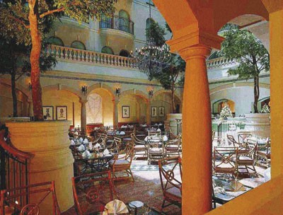 ресторан The Terrace, оформлен в средиземноморском стиле
