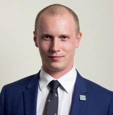 Петр Землянко  МЕНЕДЖЕР МАГАЗИНА В ДУБАЙ МОЛЛЕ