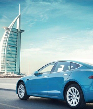 ПРИЛОЖЕНИЕ CAREEM ТЕПЕРЬ ПОЗВОЛЯЕТ ЗАКАЗАТЬ TESLA В ДУБАЕ