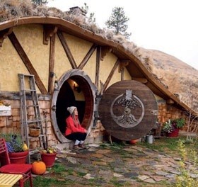 Hobbit Inn, США