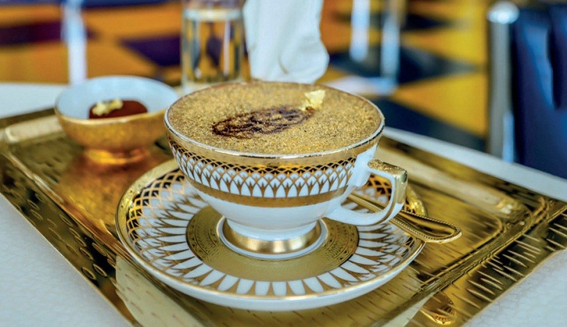 Капучино с золотом отель Burj Al Arab