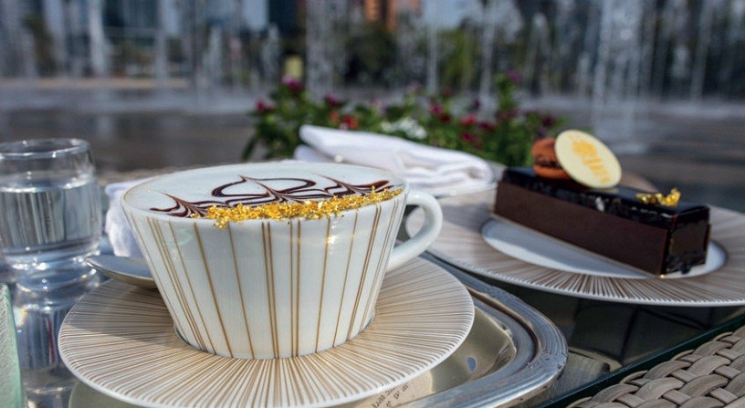 Капучино с золотом Emirates Palace Abu Dhabi