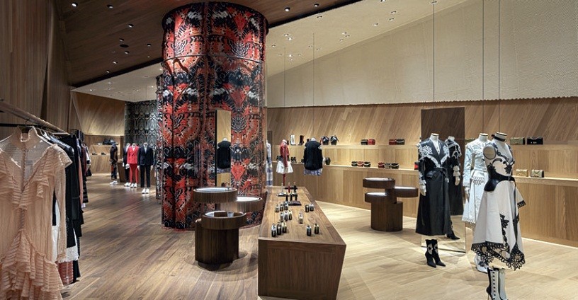 бутик Alexander McQueen на  Fashion Avenue торгового центра The Dubai Mall