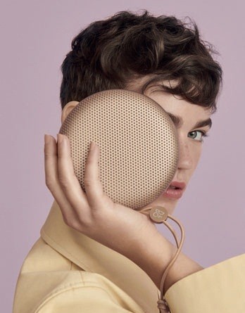 BANG & OLUFSEN bluetooth-колонка BEOPLAY A1 BANG & OLUFSEN bluetooth-колонка BEOPLAY A1