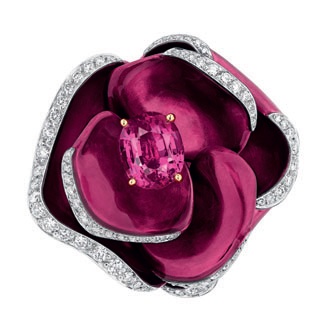 К 20-летию Dior Joaillerie Виктуар де Кастеллан выпустила новую коллекцию украшений Rose Dior Pop