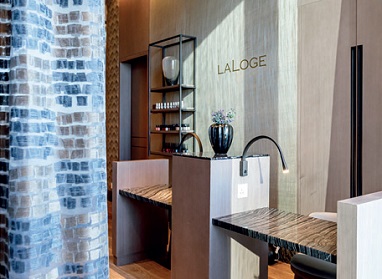 Laloge в Address Sky View
