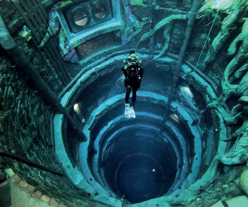 Deep Dive Dubai