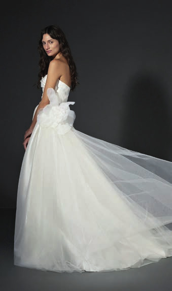 Vera Wang x Pronovias новая коллекция 2025