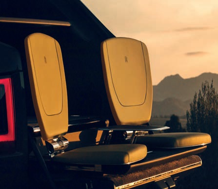 Rolls-Royce Cullinan раскладывающиеся сиденья в багажнике
